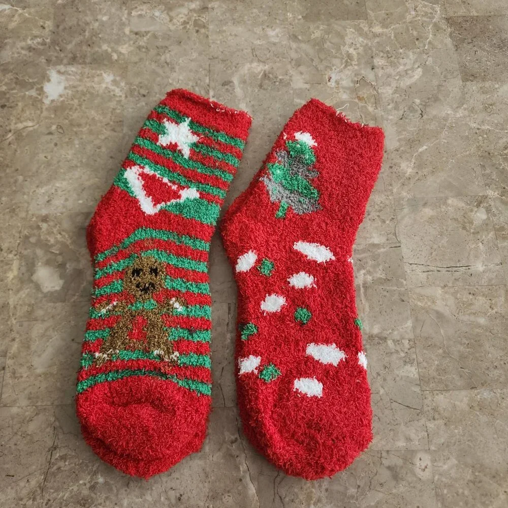 Women's Colorful Christmas Fluffy Socks (2pk) (NWOT)
